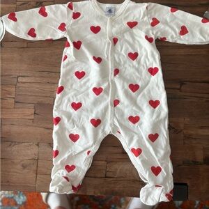 BABY GIRL FRONT SNAP HEART PRINT FOOTIE
